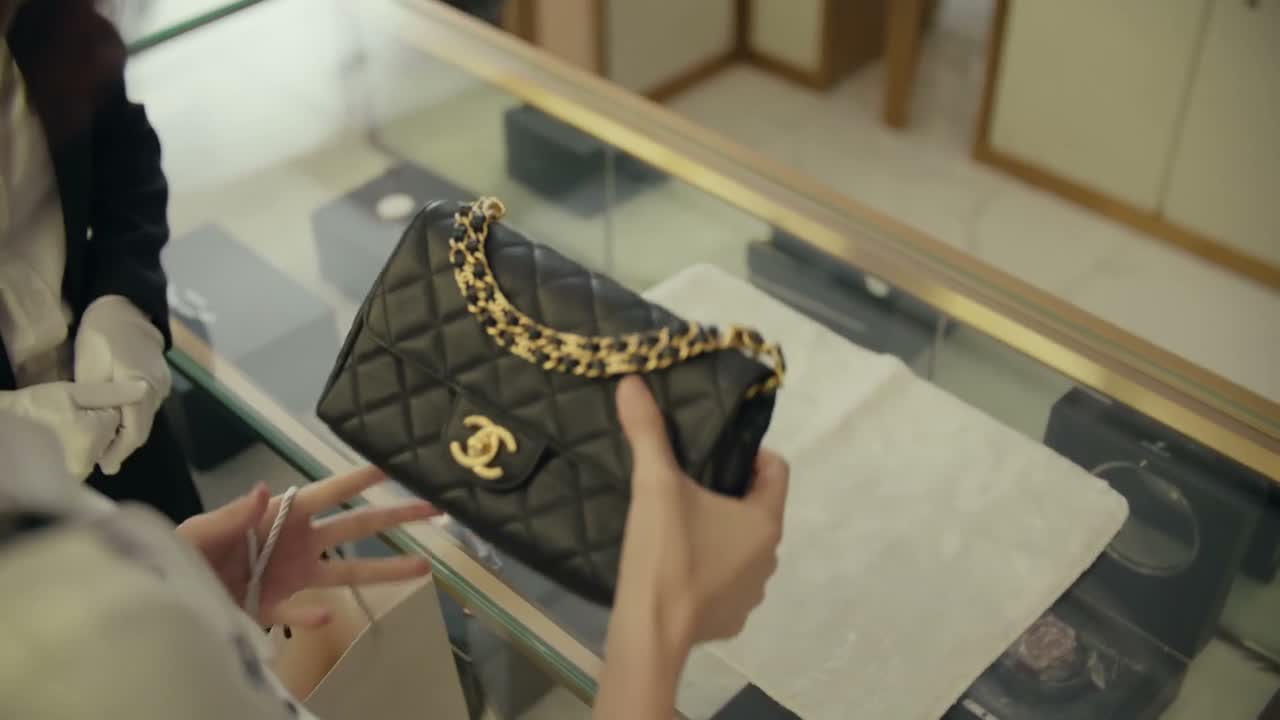 女士 您眼光真好