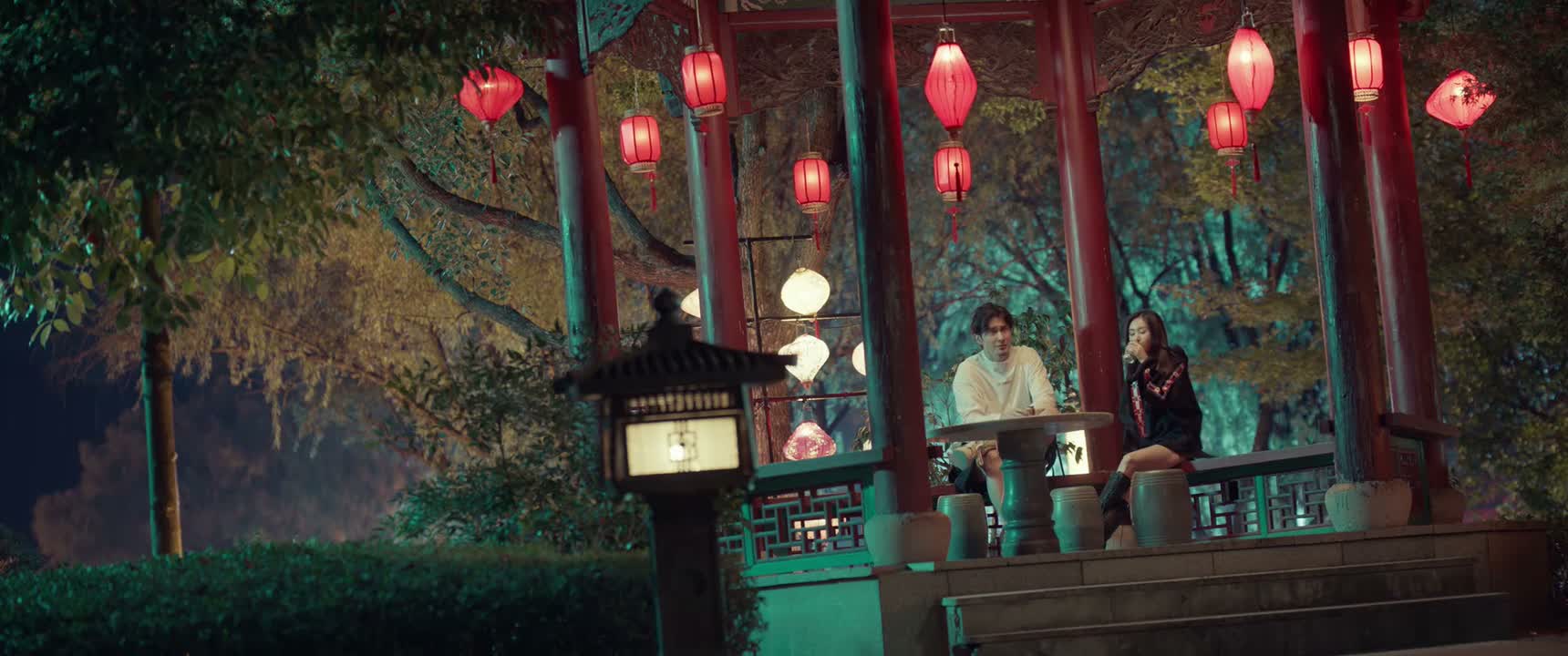 你现在做什么呢 上班吗