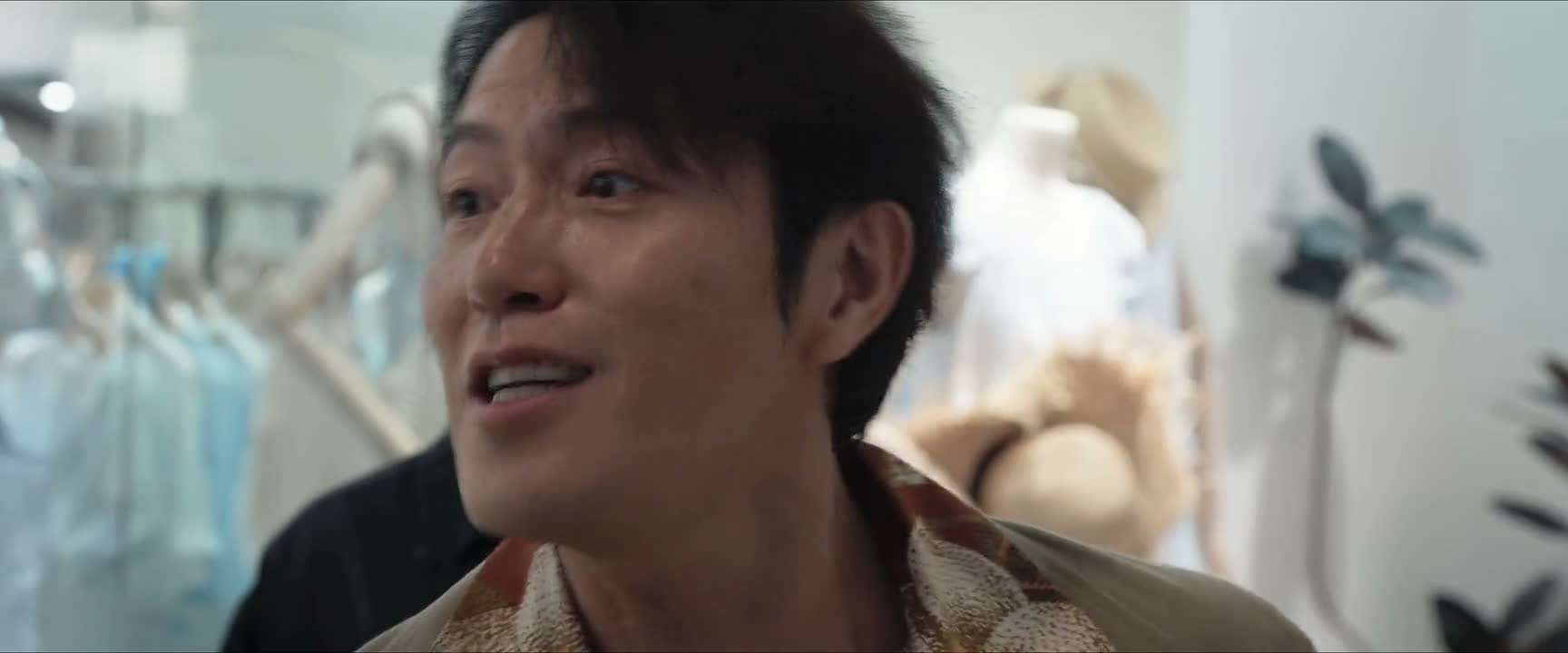 你还想逛啊 你想把这商场给逛脏了呀