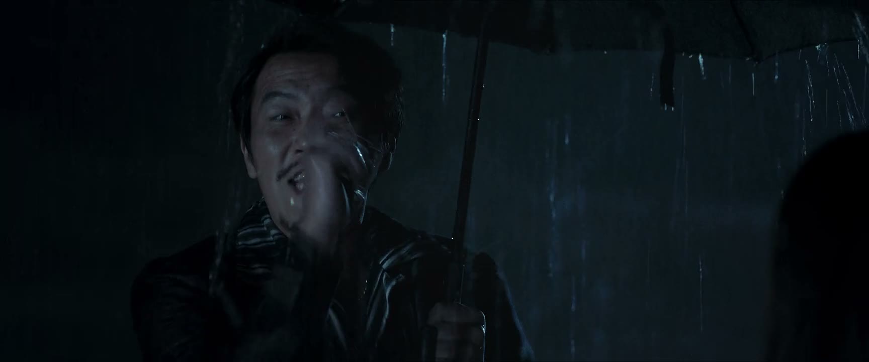 你以为你跟着蒋诚混 他就能保得了你吗