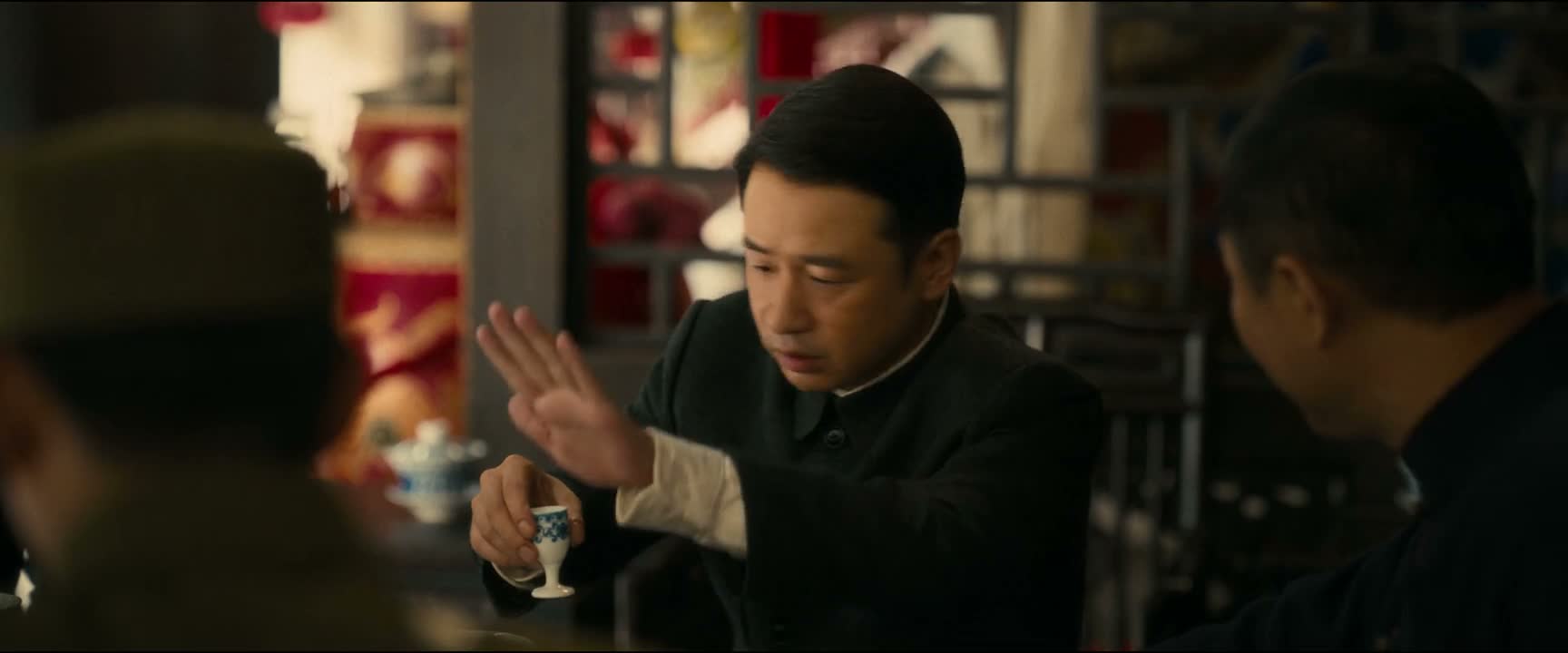 对不住 对不住 来 这一杯我自罚 好吧