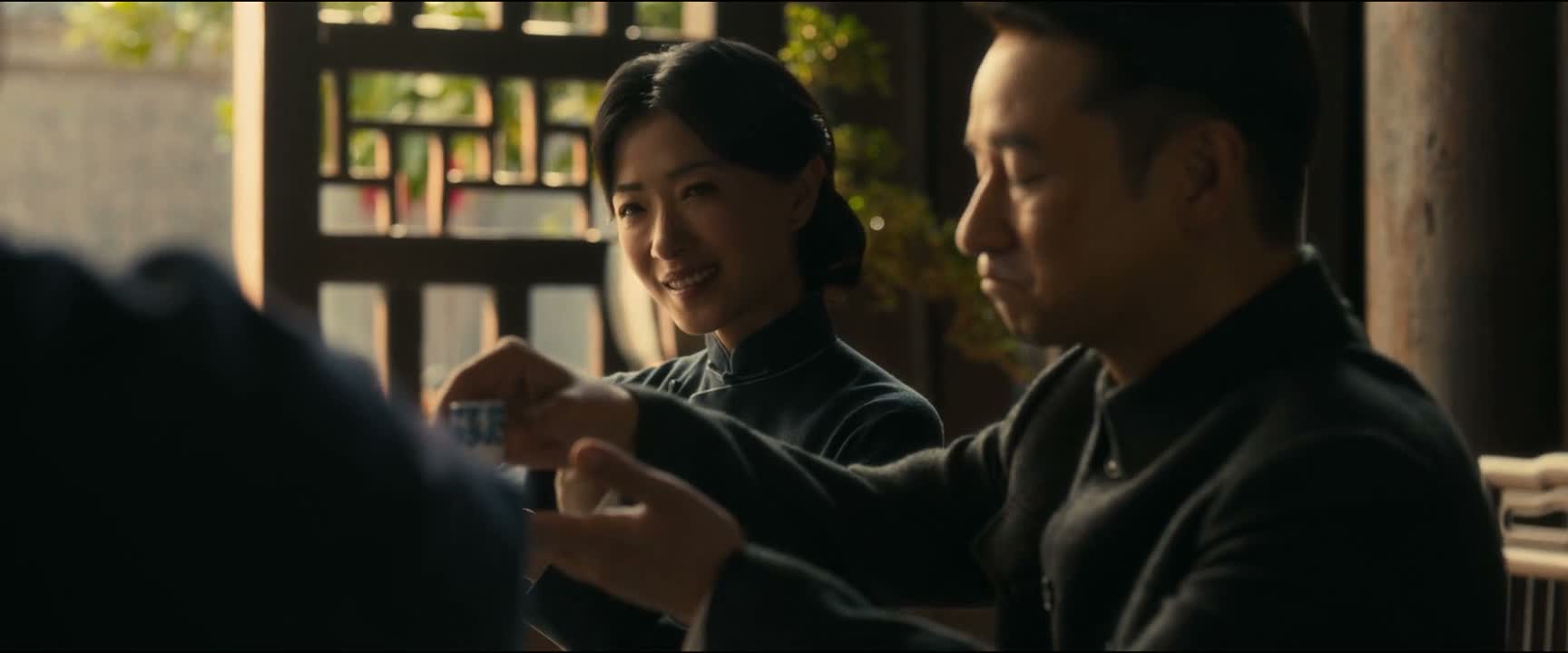 谢谢 辛苦辛苦 来来来 敬你们敬你们 来来来