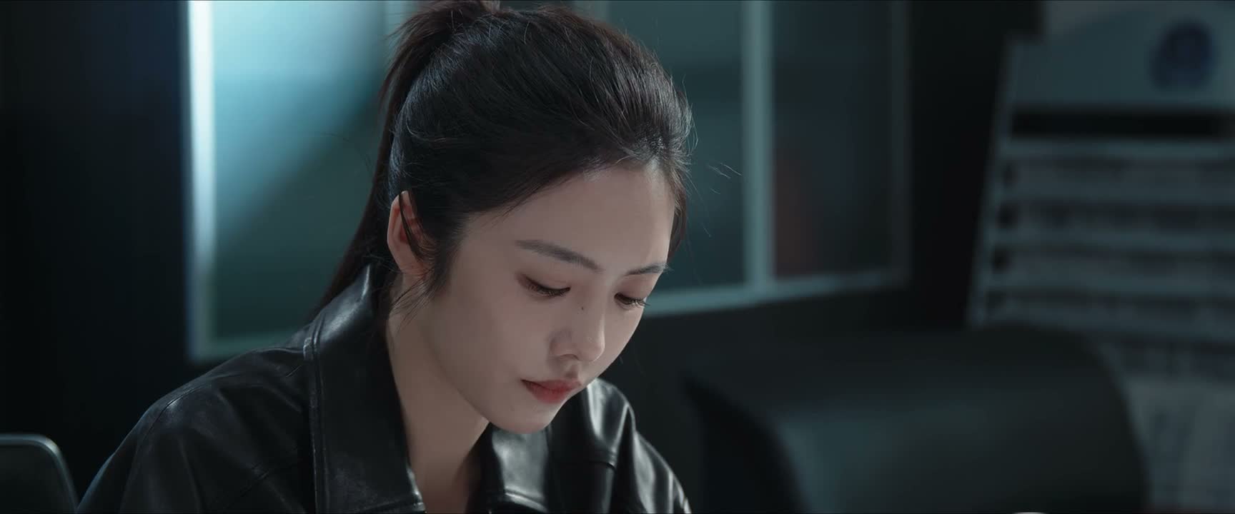 直到有一天 情绪崩溃了 闹自杀