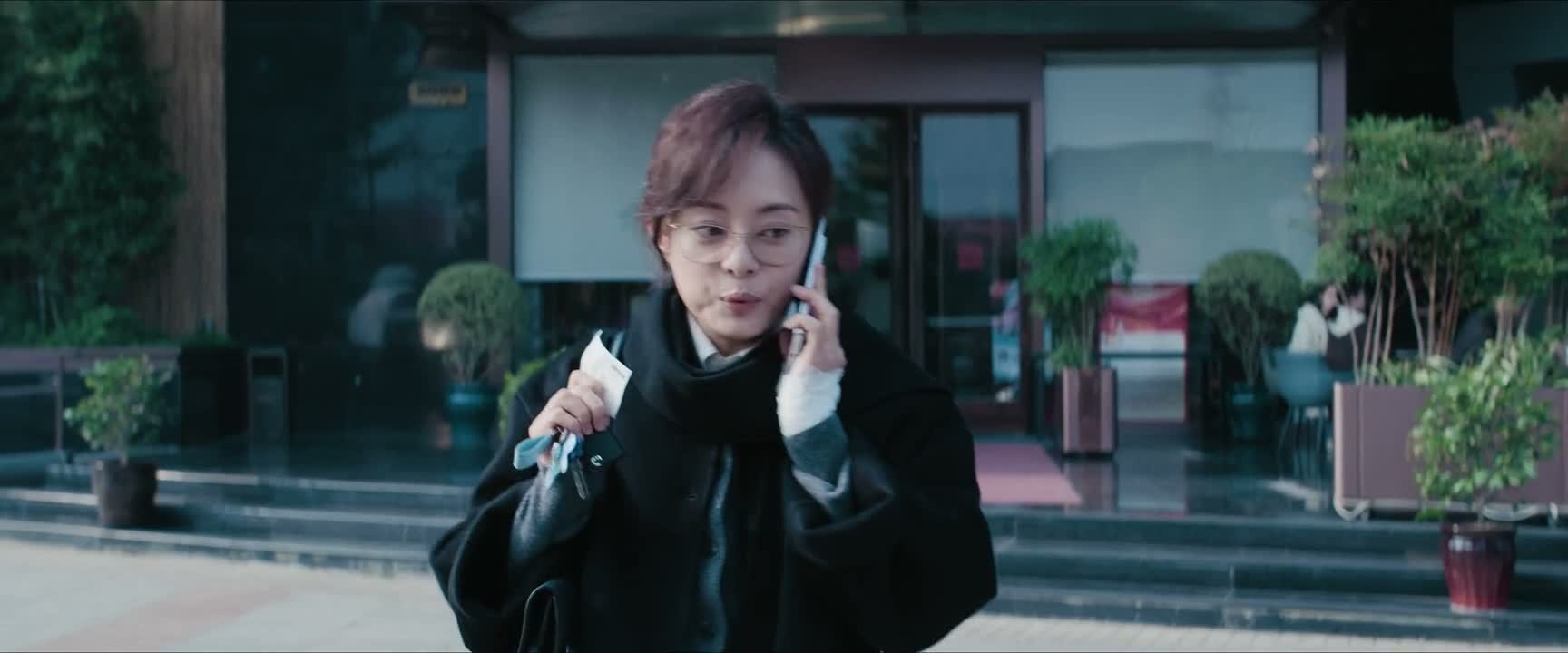 我不小心把他车给蹭了