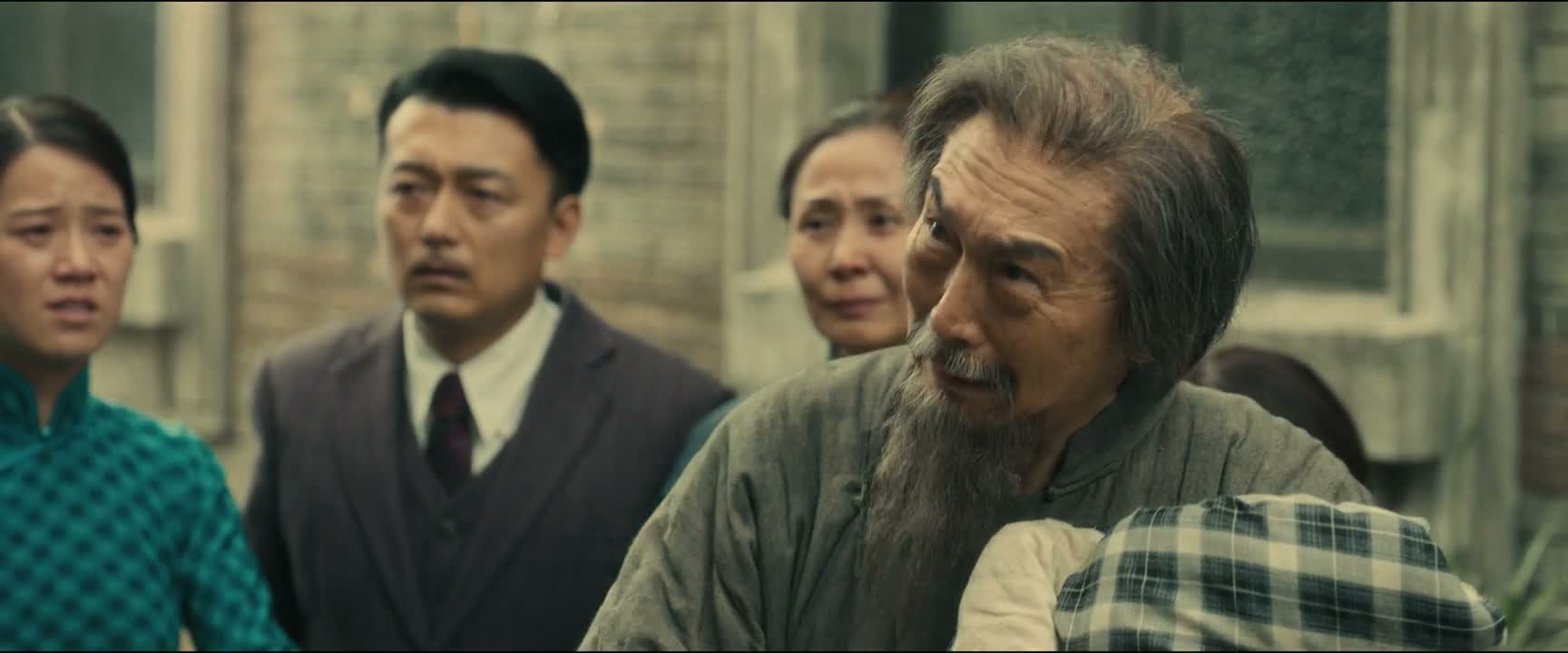 别吓着孩子啊