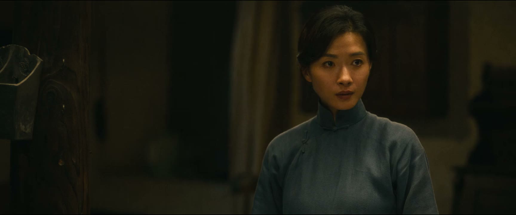 夫人 麻烦动动您那玉手 帮我抬一下桌子