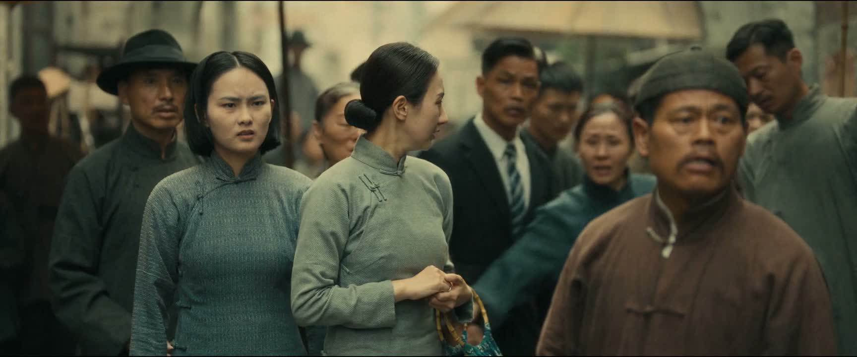 干什么 这是我们的房子 怎么了这是 谁都不能进