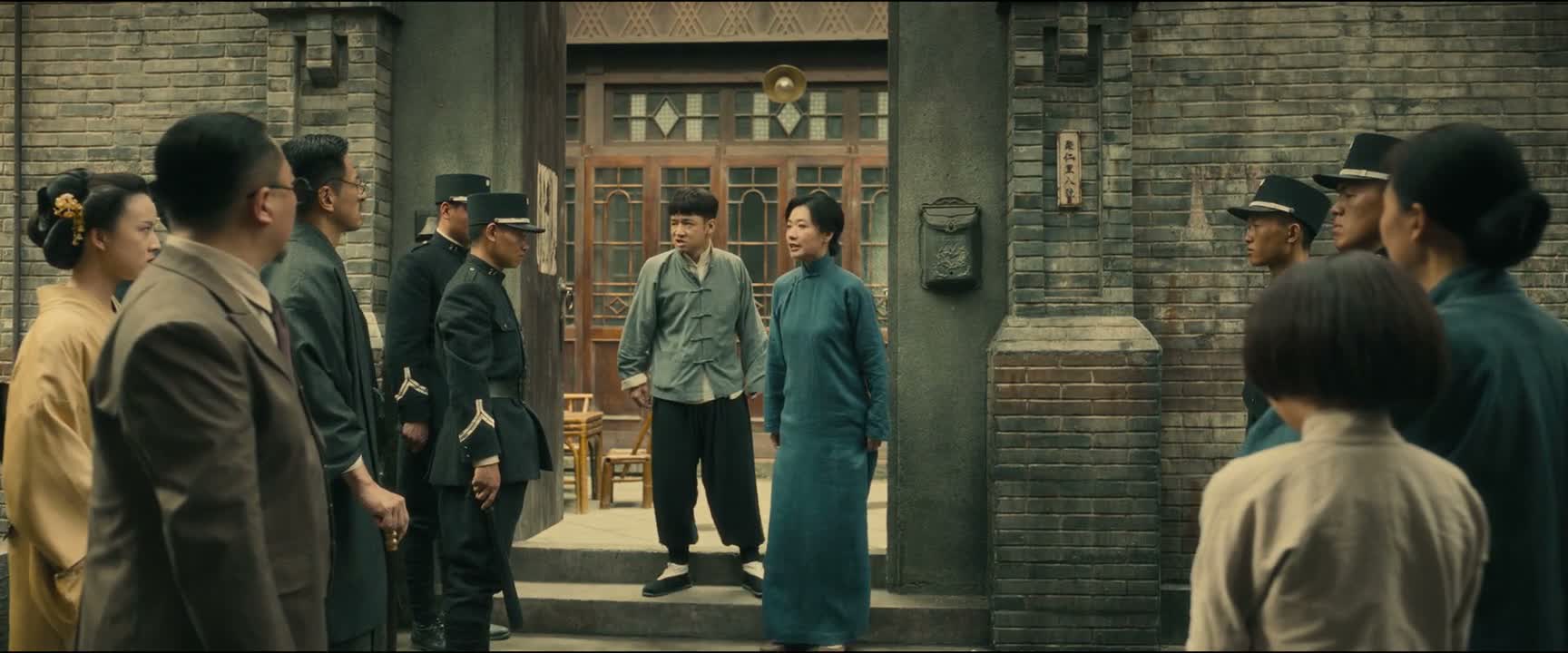 今天我丁玉娇站在这儿 我就不会后退半步