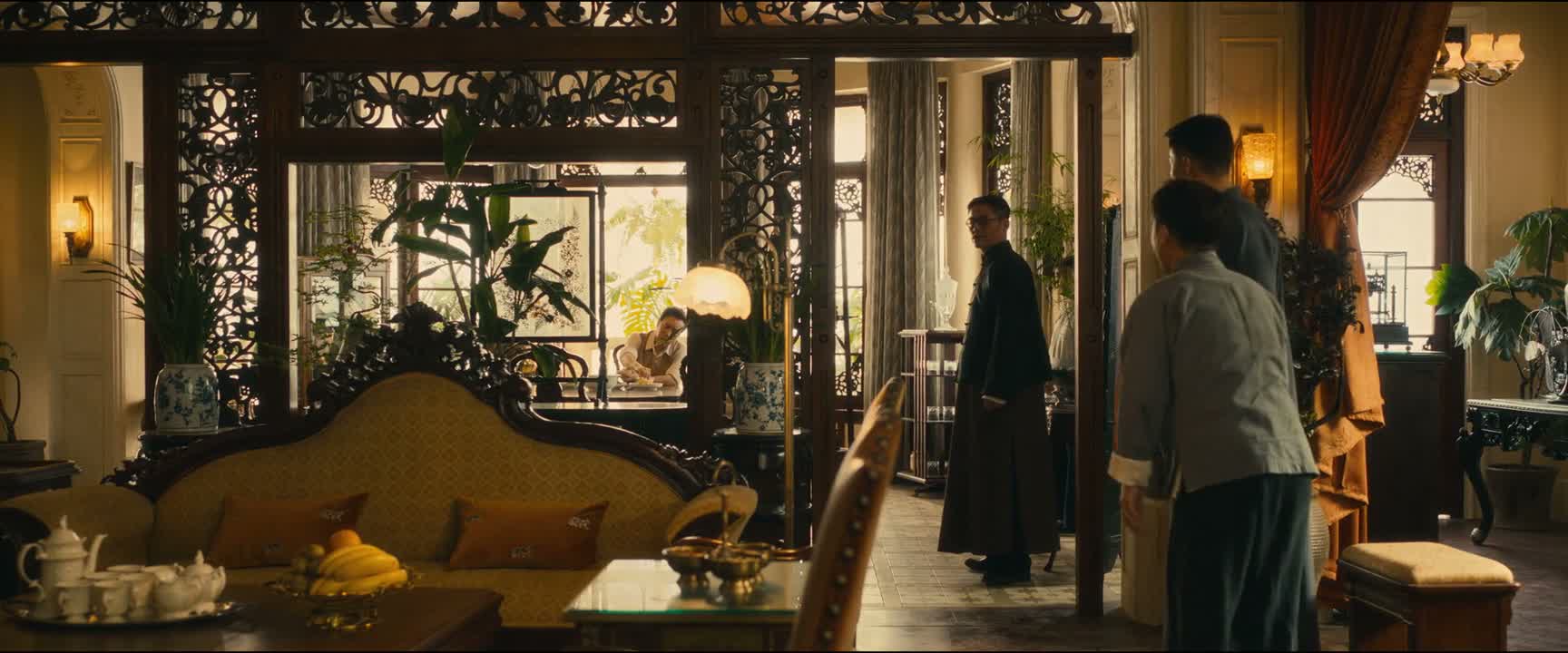 他现在还不会跑呢 只能抱着 谢谢 谢谢
