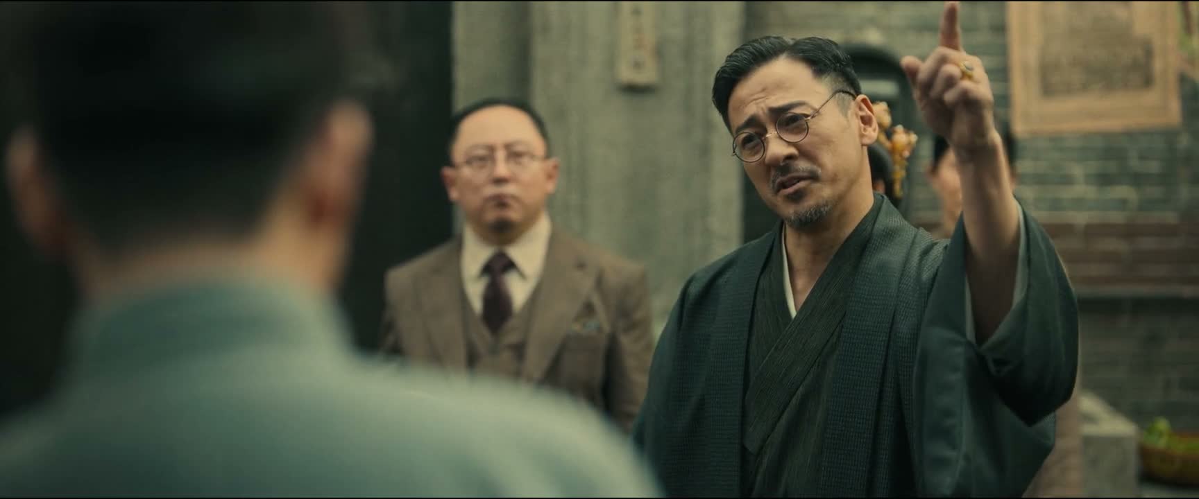 这房子是我花了大价钱买下来的