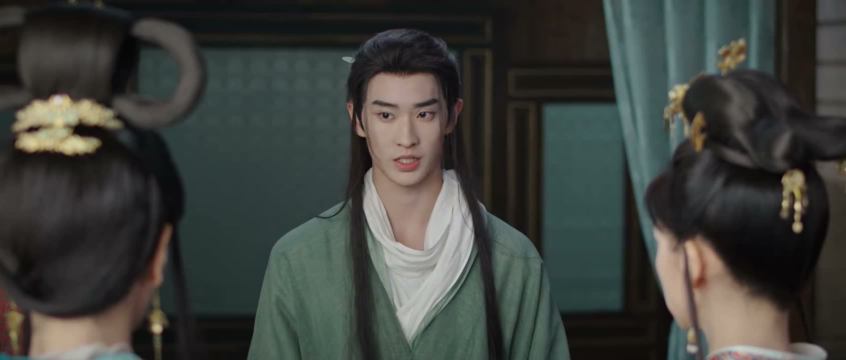 眼下只能等小师妹回来了