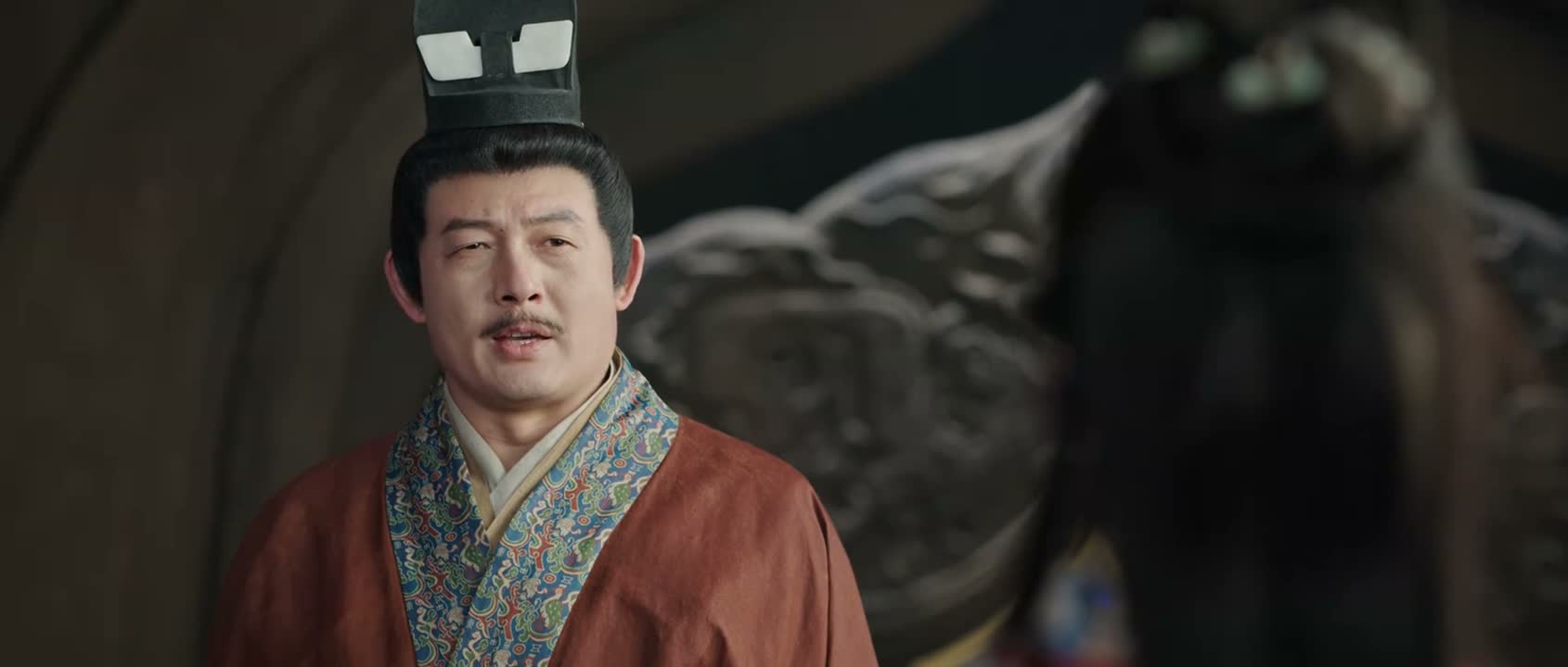 尹岱却大摆庆功宴