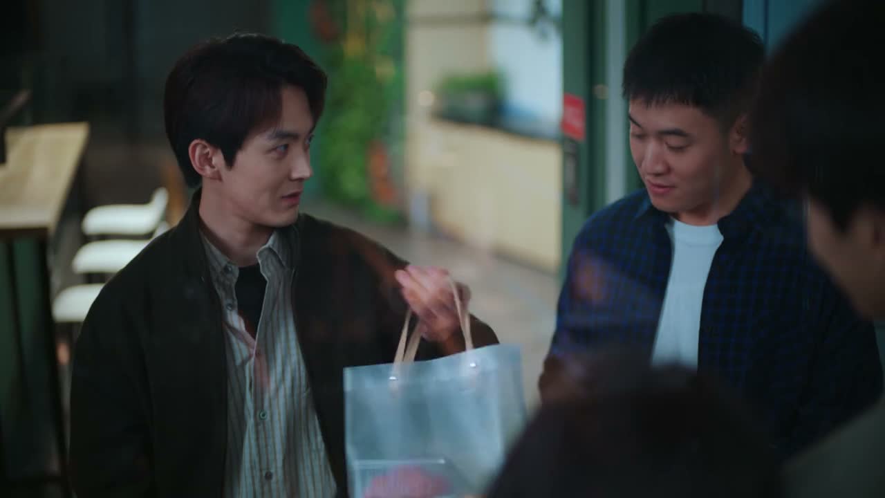 这不 甜蜜的抱怨嘛