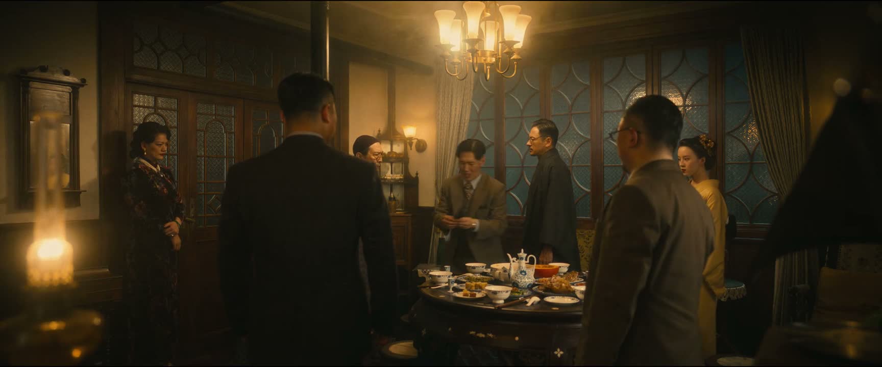 不信您看 这刚才给我送的礼物 您看上面写着呢