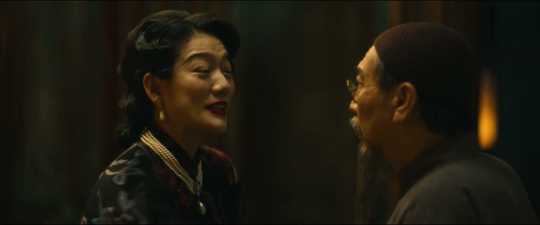 聊点事 他们一会儿就走了 不行 我要去看看