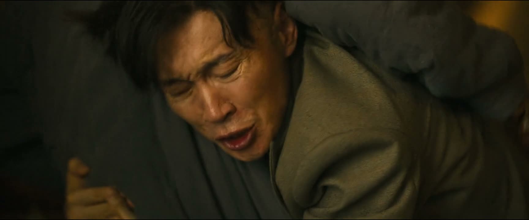 你别打了 再打事就大了 你放开我 我不