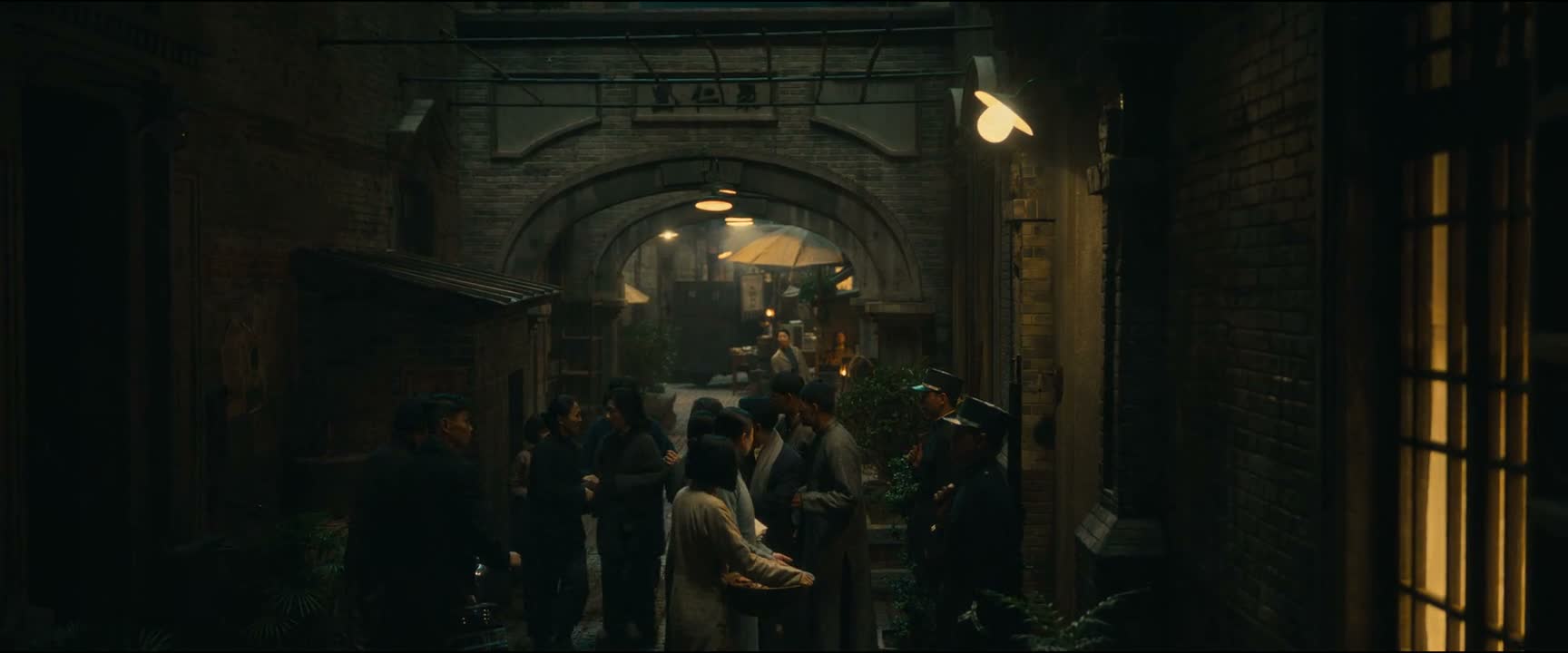 折腾一晚上了 麻烦让一下 不能进
