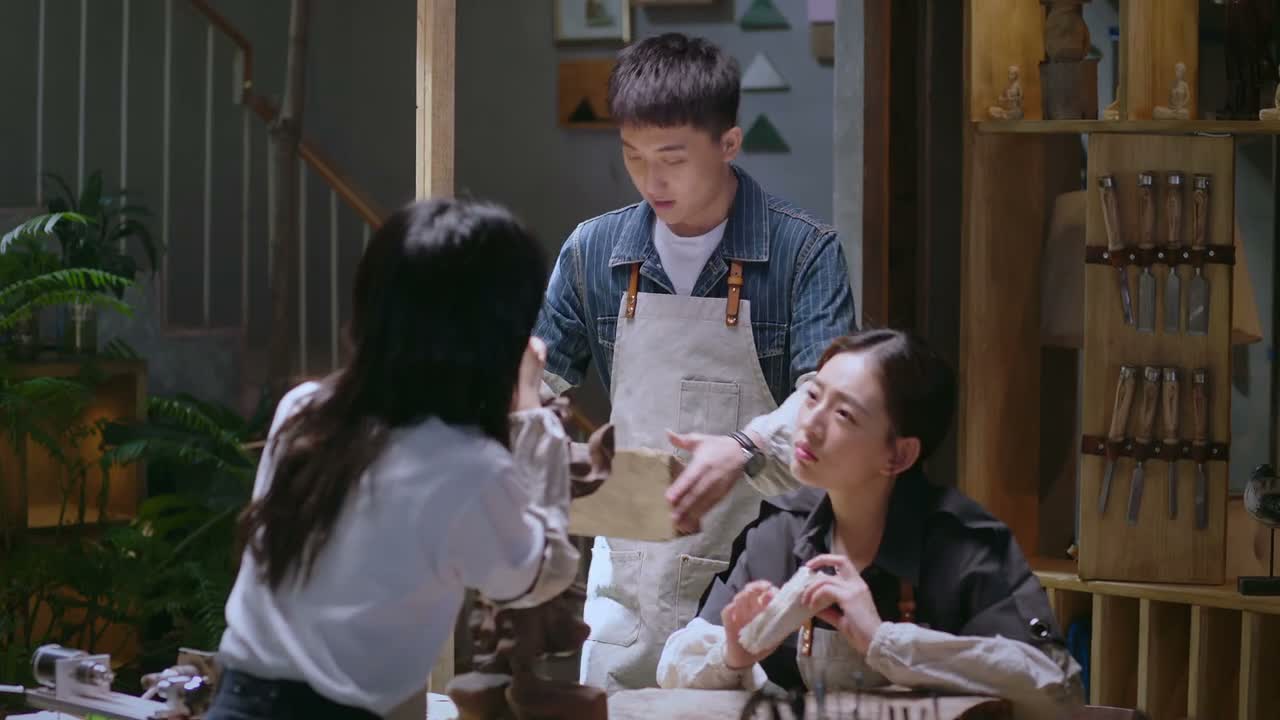 当然是选子秋哥了