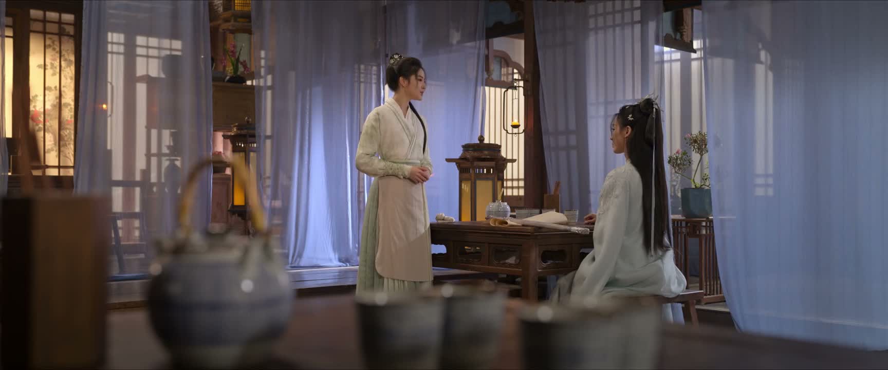 那女子身量纤纤
