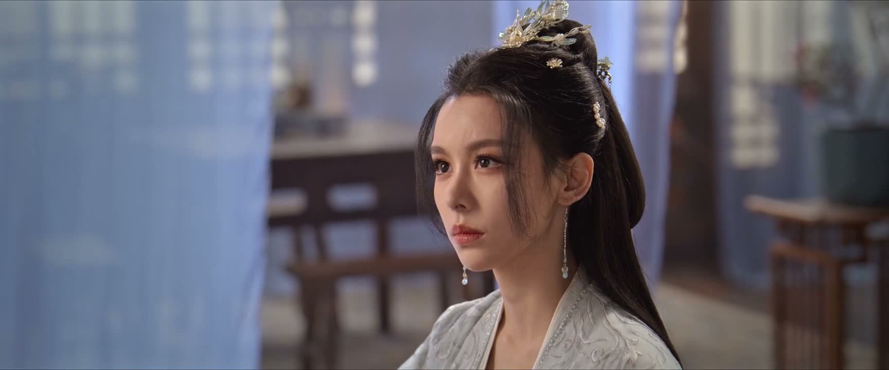 状似弯月 很是漂亮