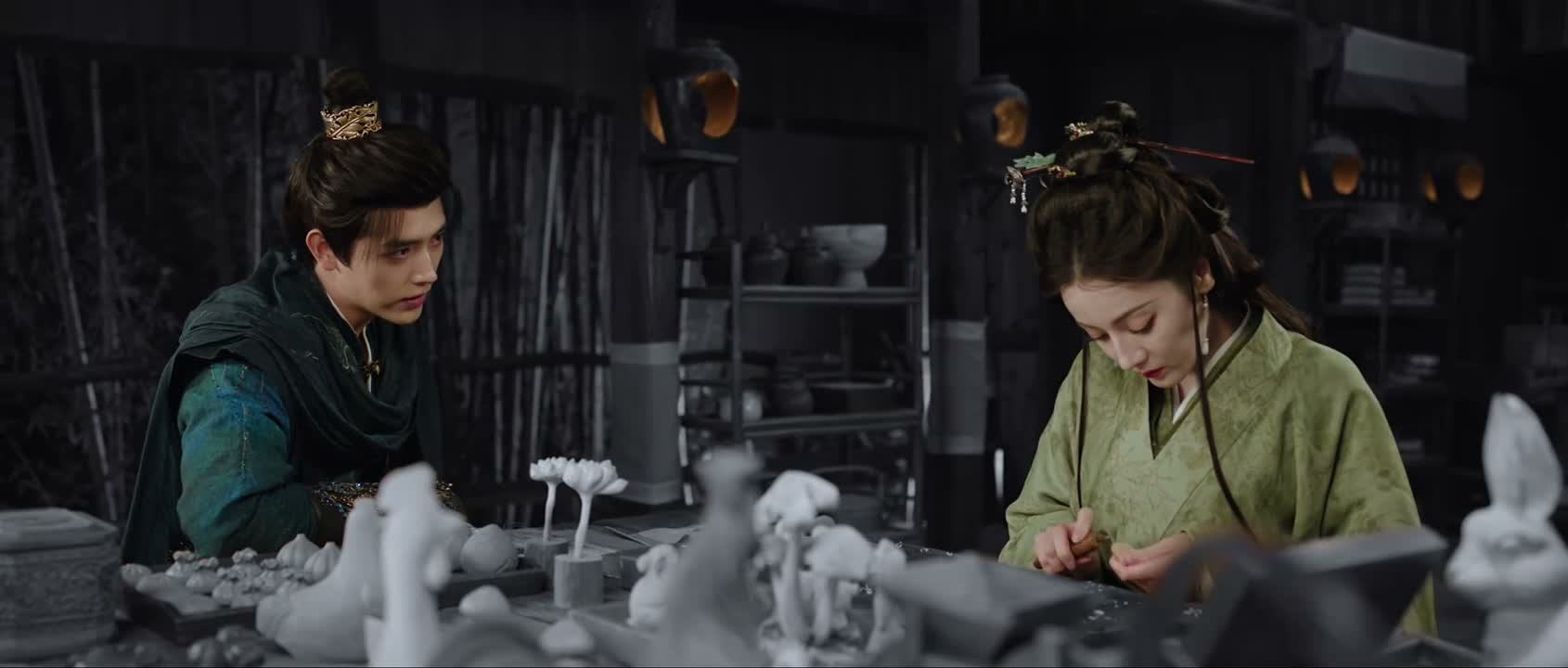 你一言不发地 看了我很久