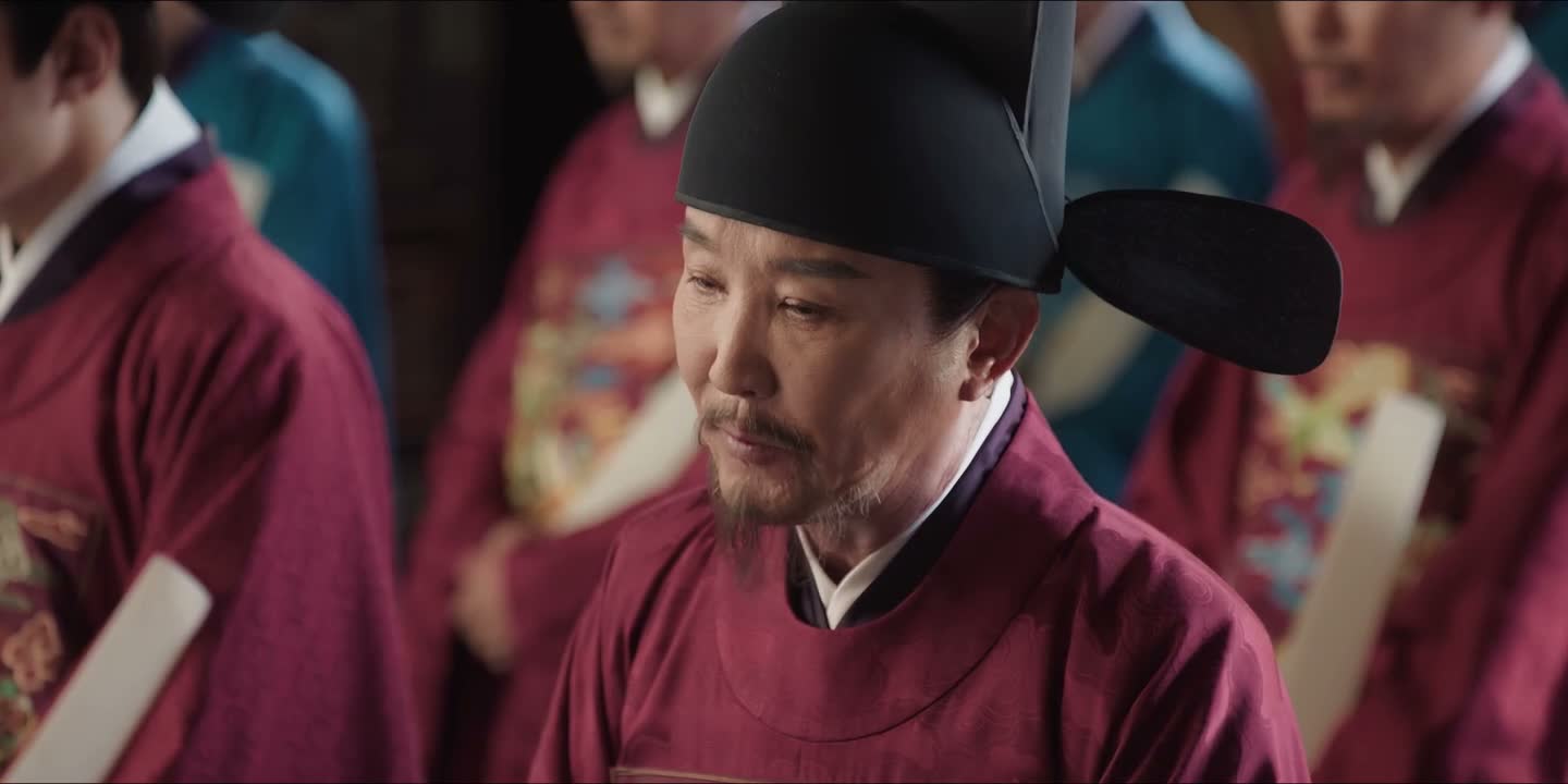 但都不敢仔细询问 还是由臣