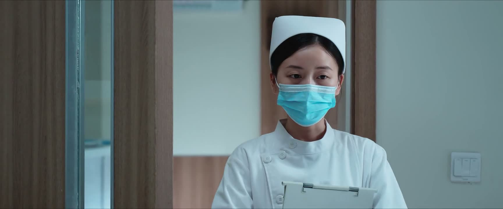 记得去楼下拿检查报告 好的 谢谢