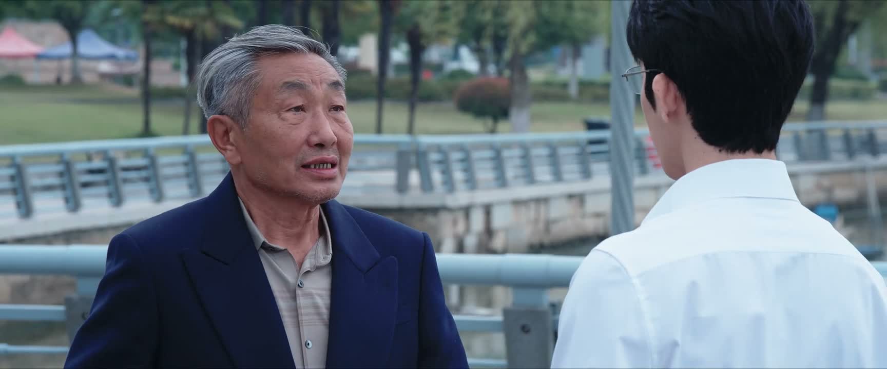 是系着帅啊 还是