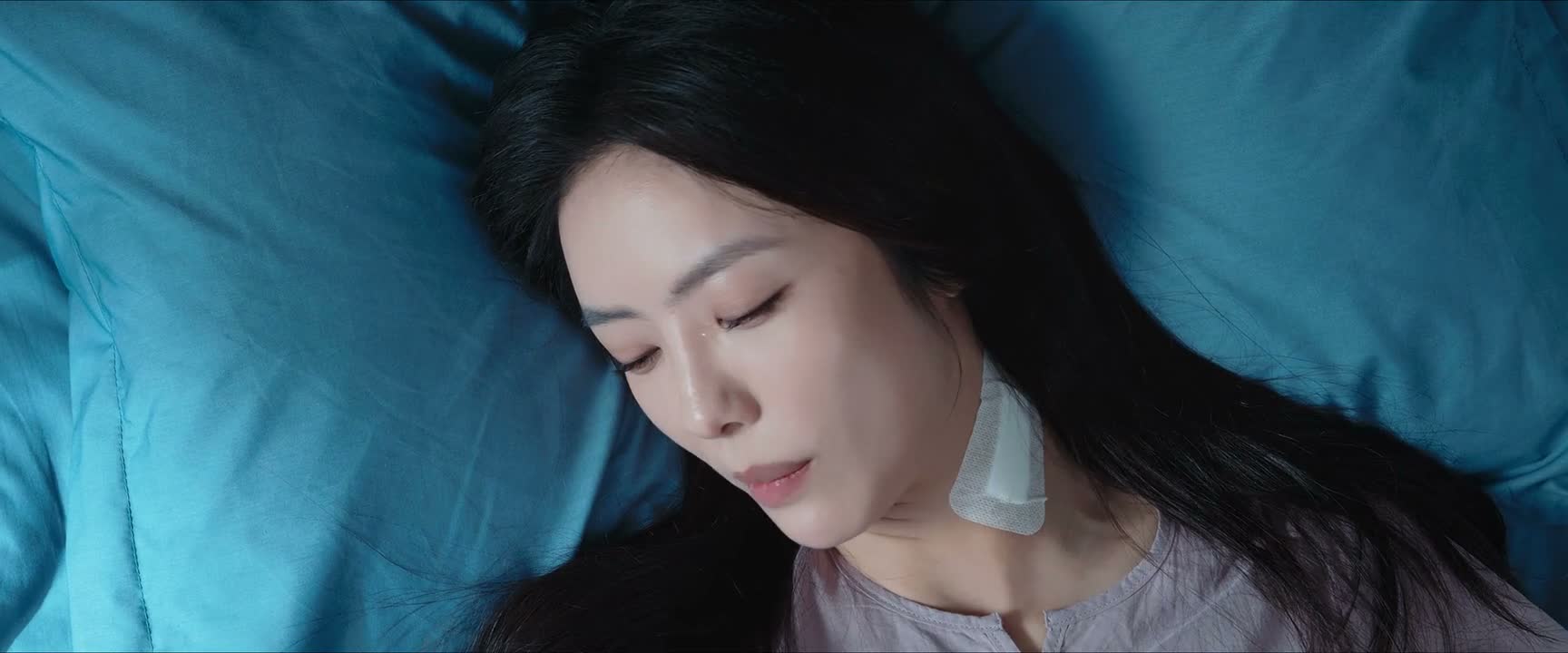 我们还穿的是情侣服