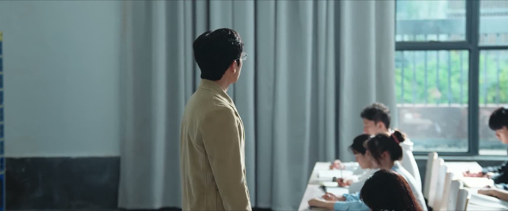 因为他们是离犯罪分子最近的人