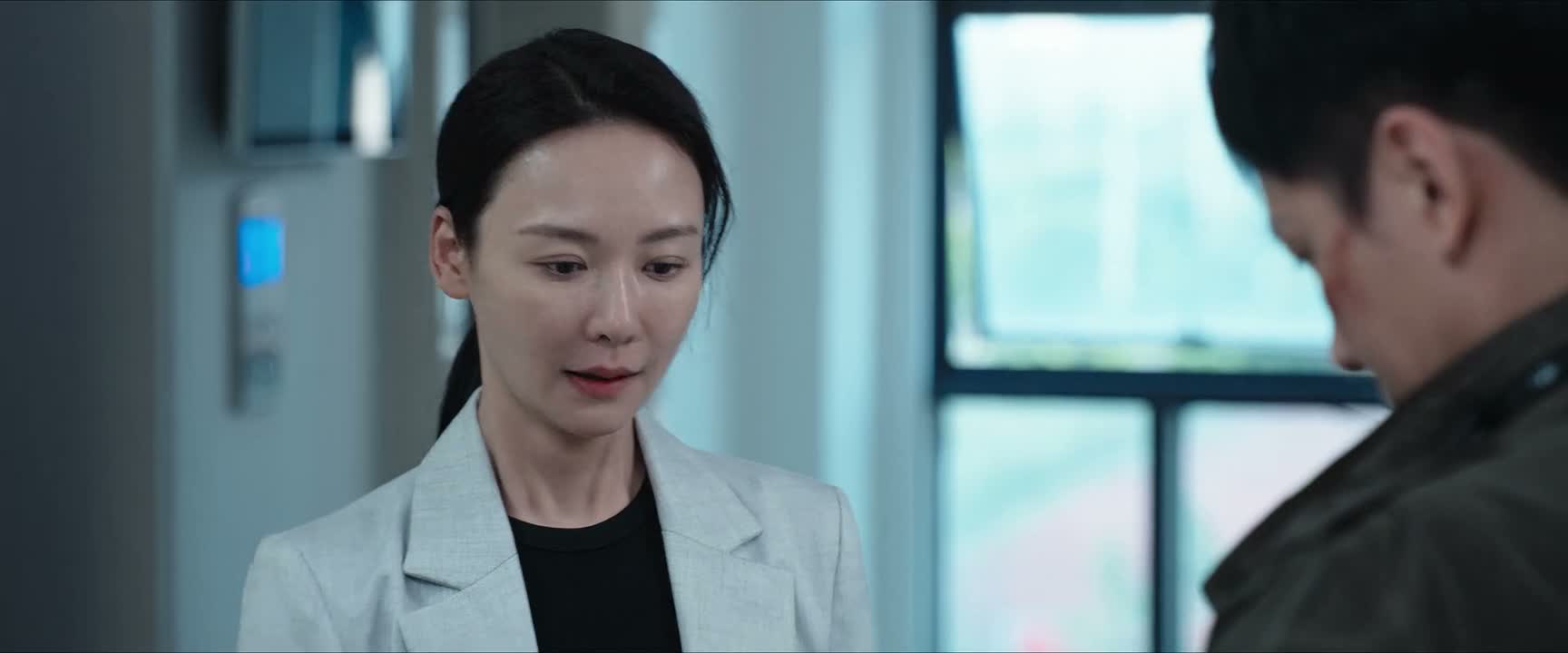 赶紧换上 楼下有人在等