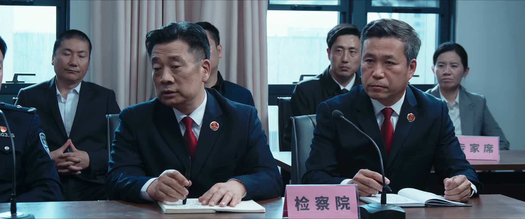 枪上的指纹是怎么回事