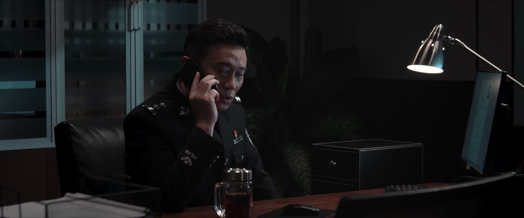 全程监视他 一旦有所动作