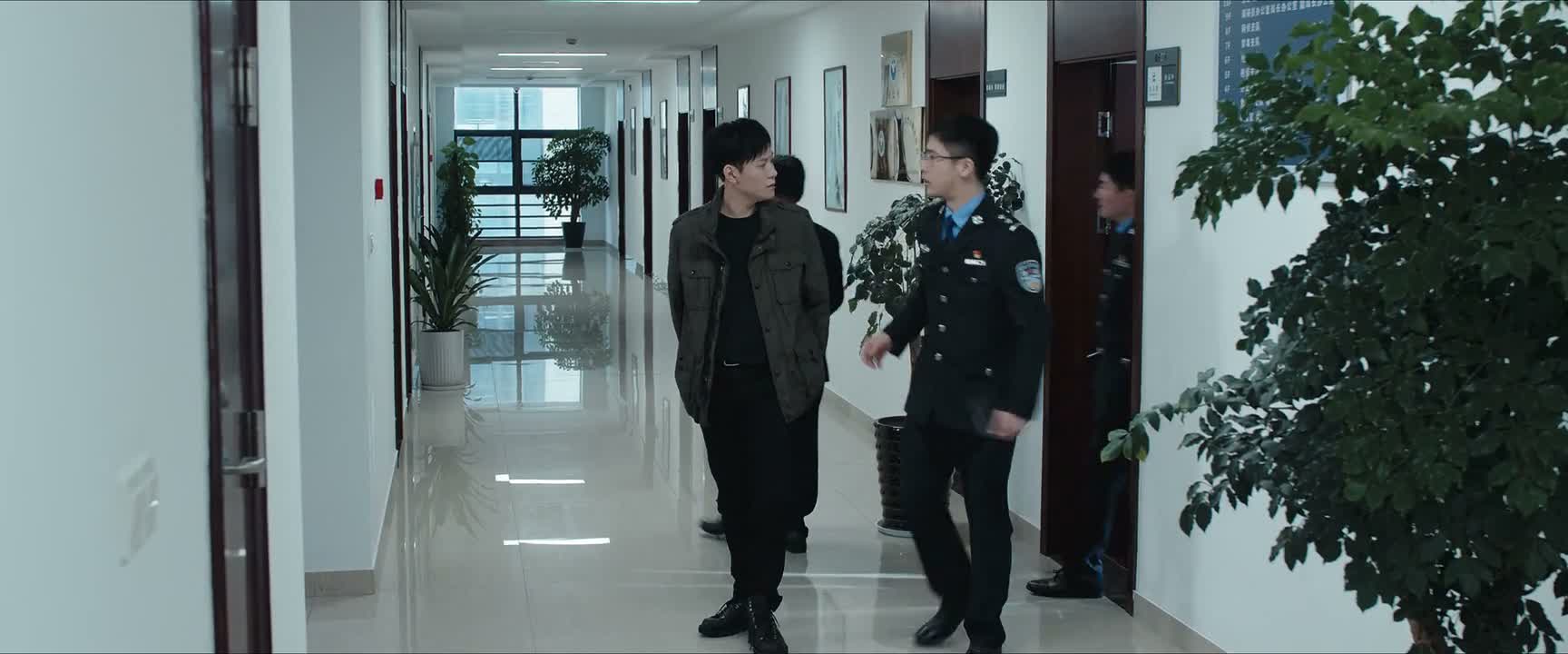 先别着急走 再等会儿在这儿