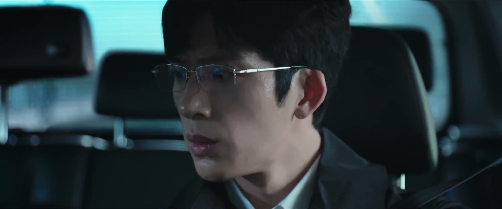 出了小路就好了 道路没那么堵