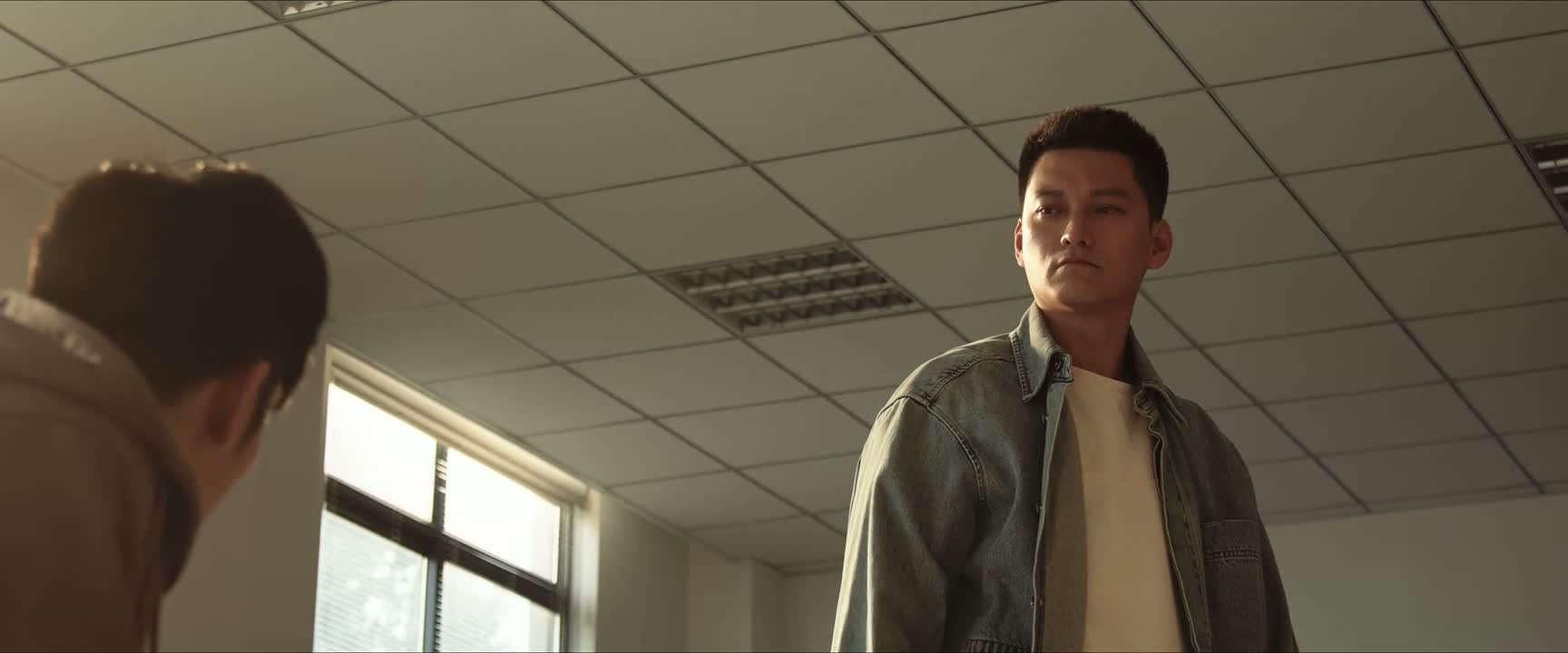 就因为你不肯 跟他们上同一条船