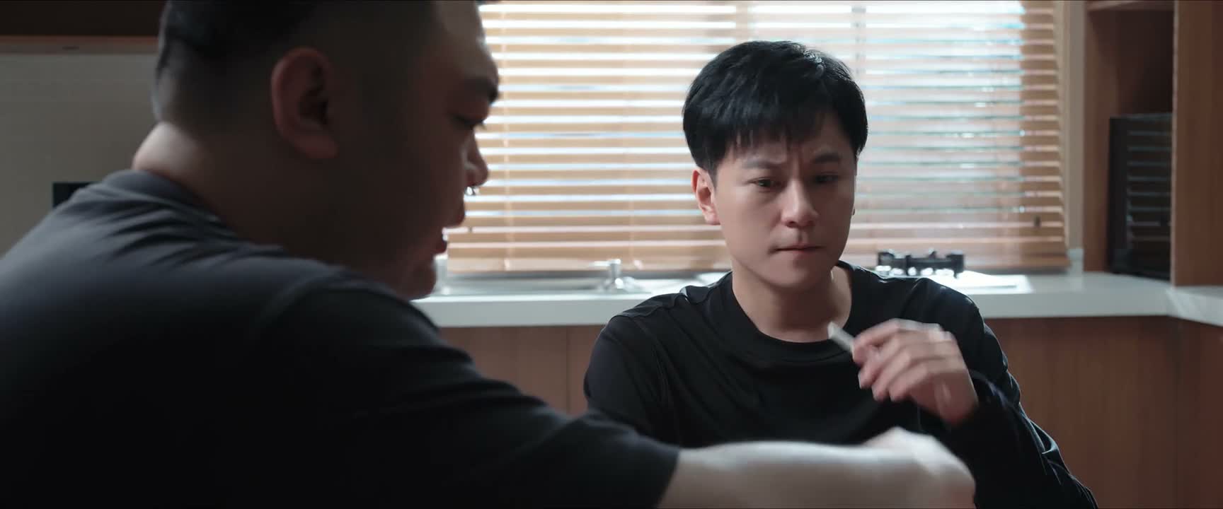 你这样 你给小五打个电话