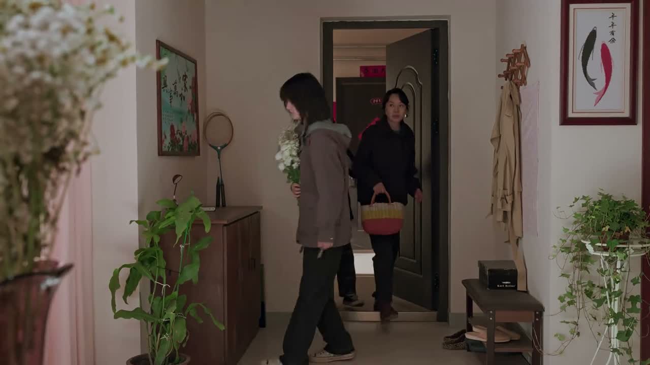 以前不愿意改姓的是你