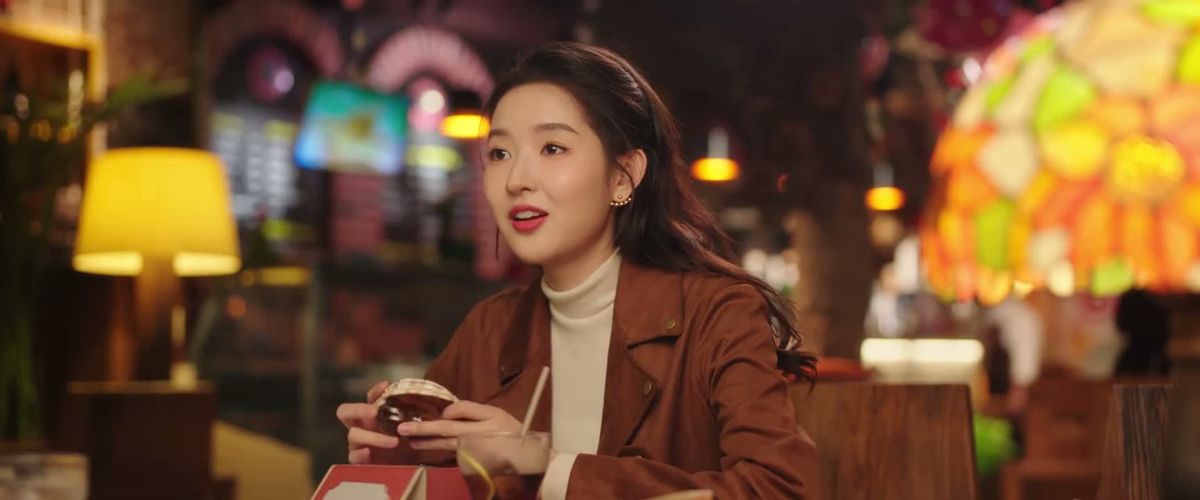 看来伯母已经学着放下了