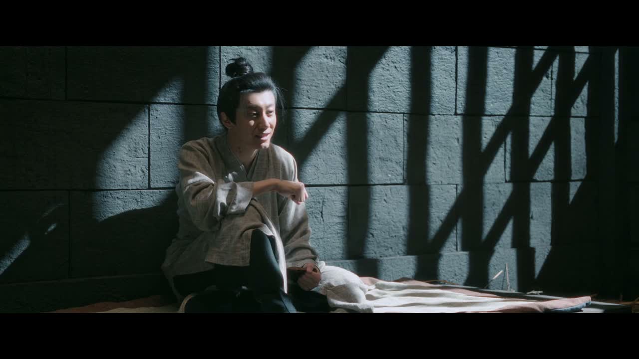 他根本不认识含笑