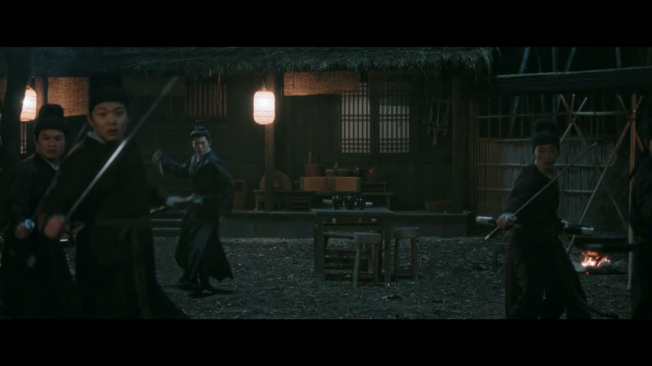 有人跟来了 戒备