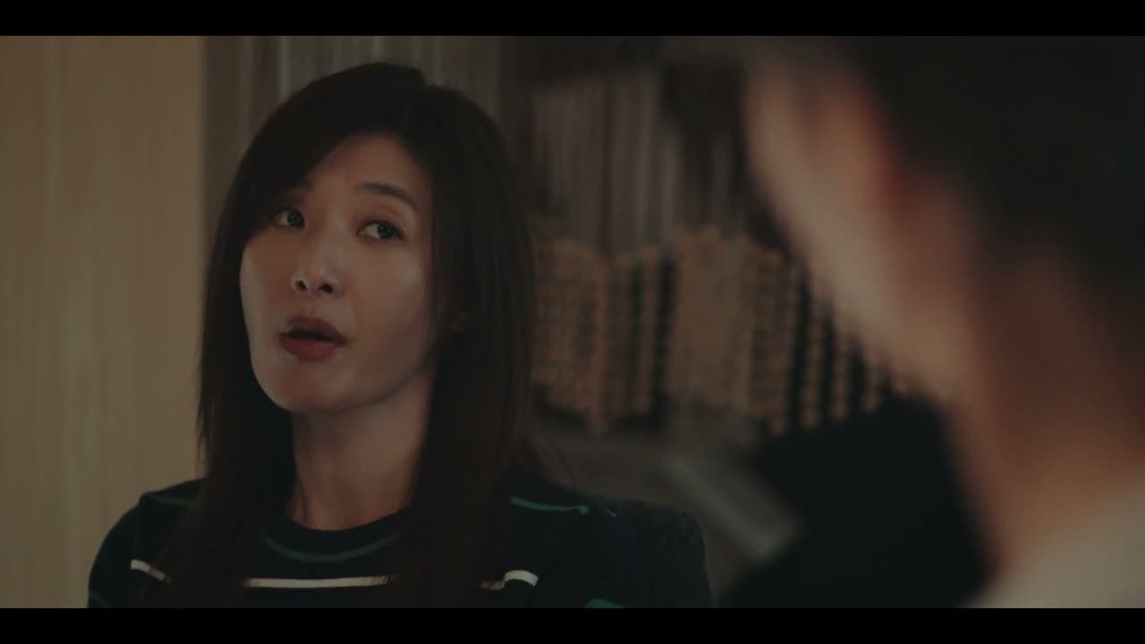 干嘛?她该不会也离婚了吧?
