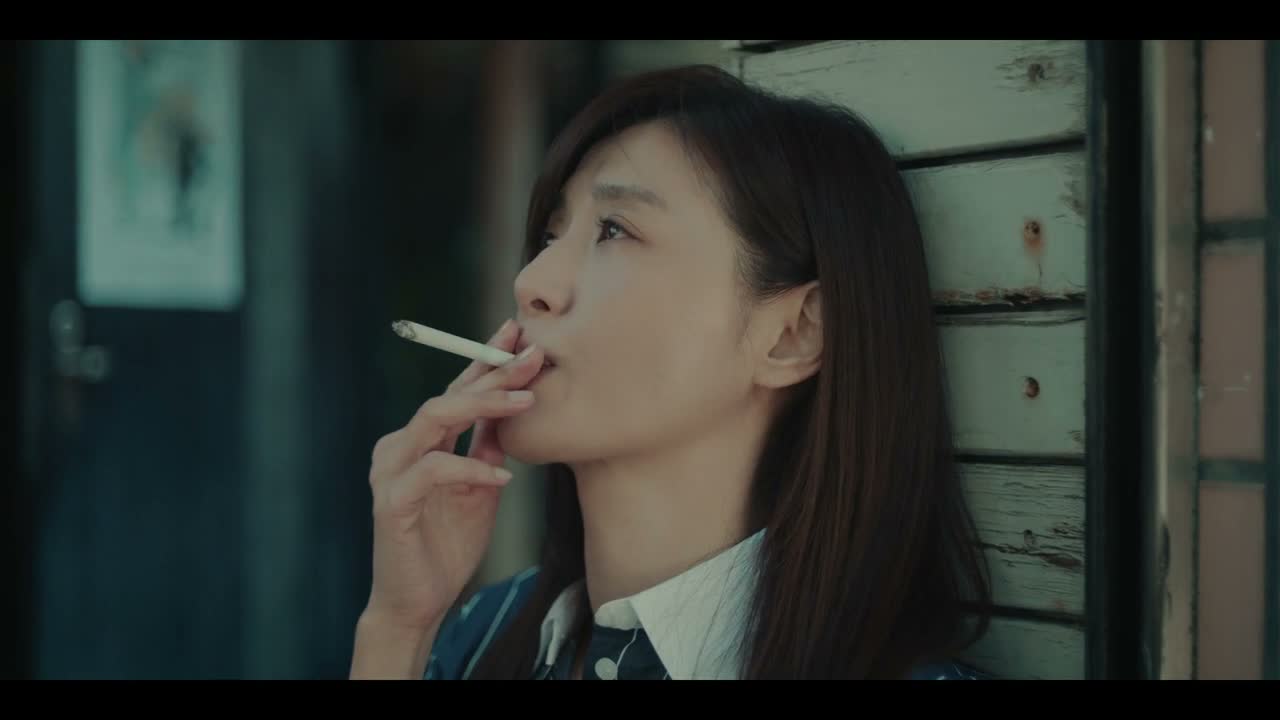 看到跟男主角一模一样的人