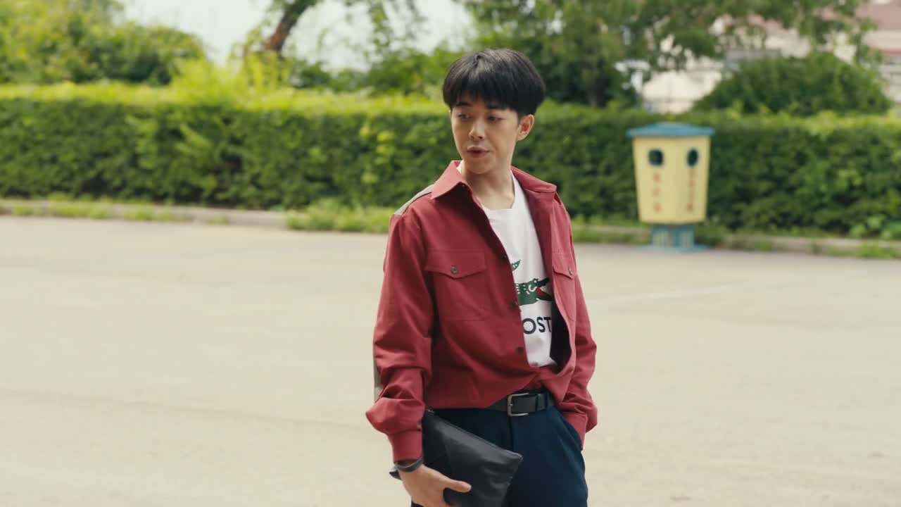 学校也没说不让穿呢