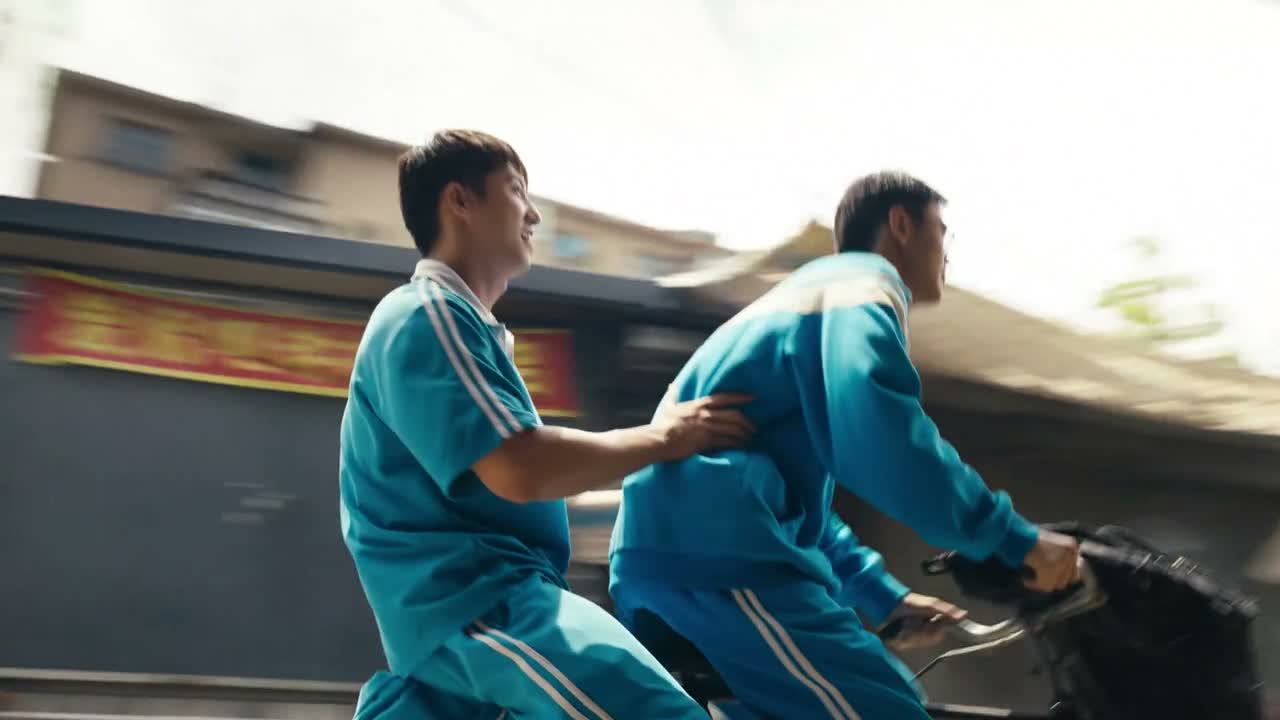 这俩孩子一眨眼长这么大了