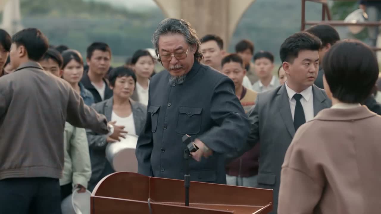 我不跟你理论 何教授