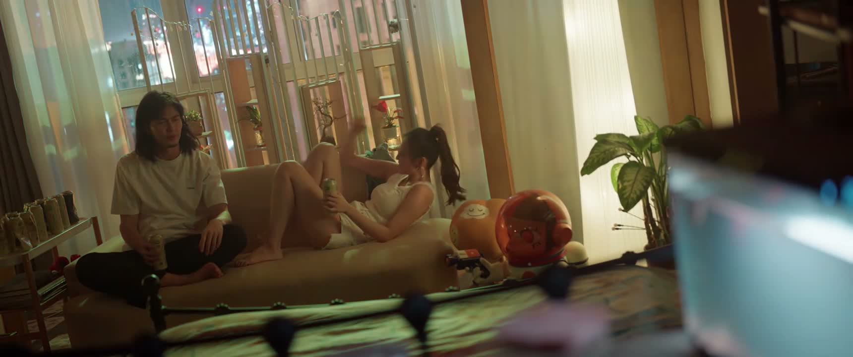 人家都要结婚了 提她干吗呀