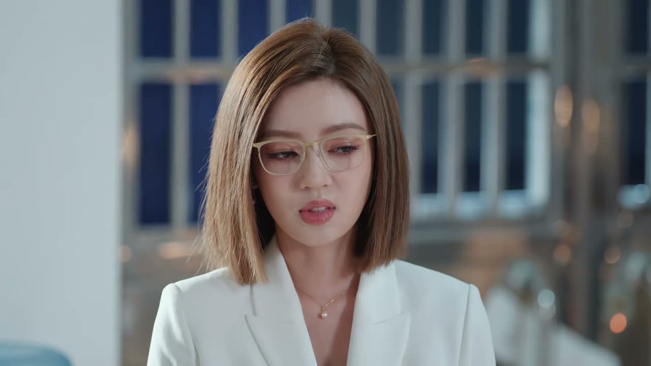 雇了个美女秘书