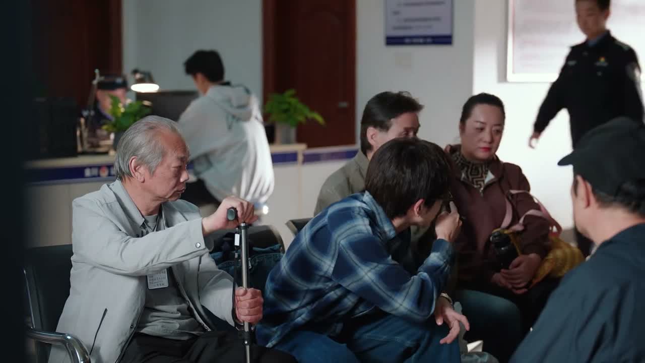 就是她 哪会有这么好的事情嘛