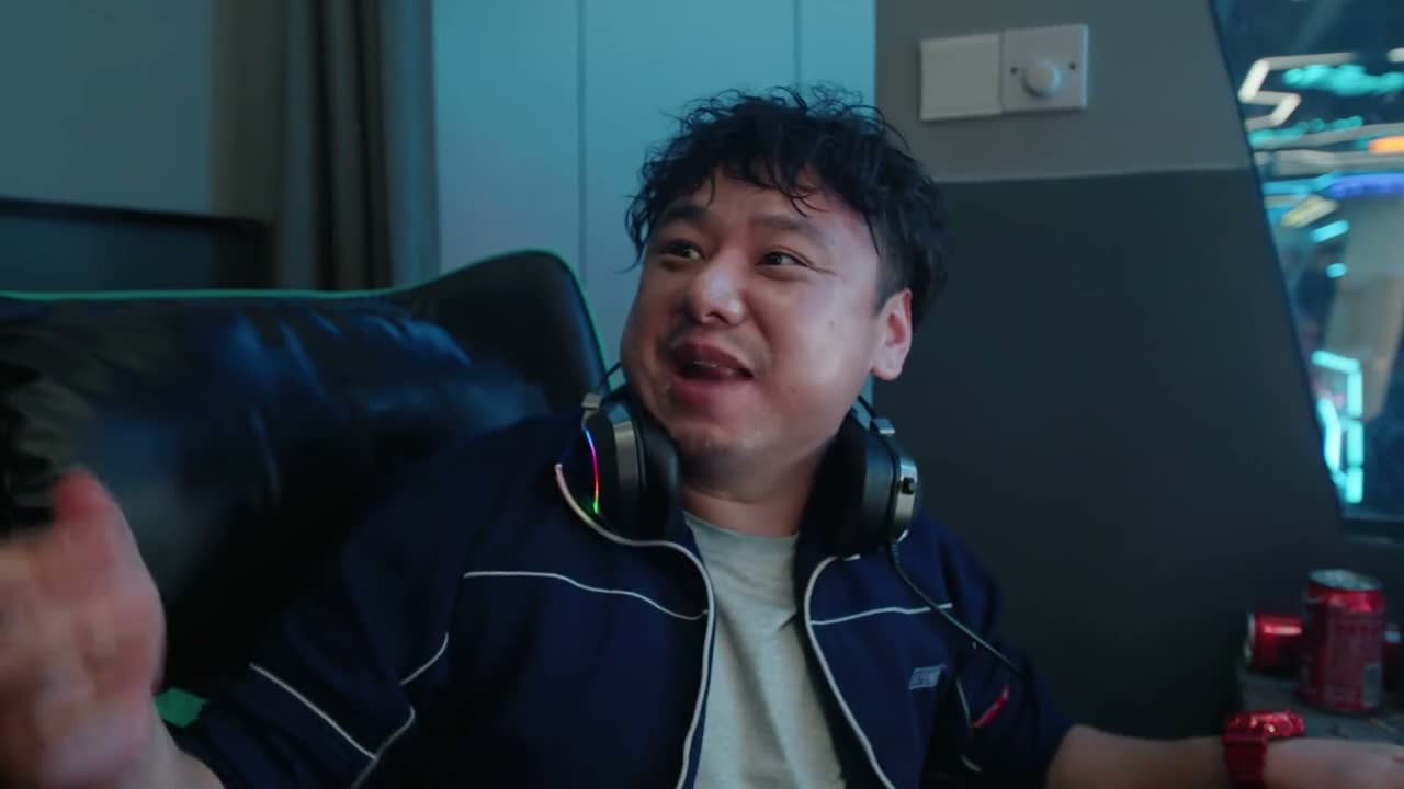 你们两个怎么来了 开黑啊 我带你们 网管